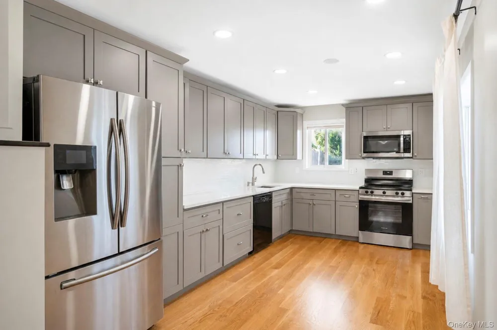 46 Stone Lane Levittown, NY 11756
