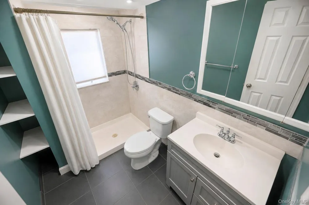 46 Stone Lane Levittown, NY 11756
