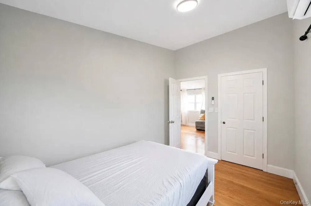 46 Stone Lane Levittown, NY 11756
