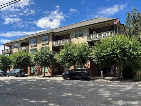 110 Cedar Avenue #203