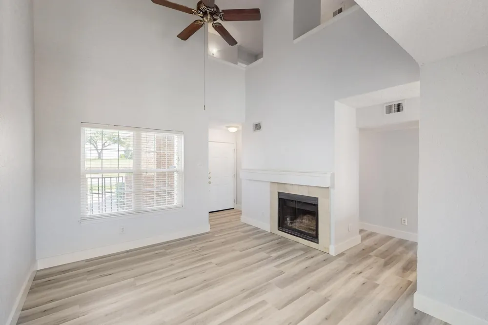 846 Creekside Drive Lewisville, TX 75067