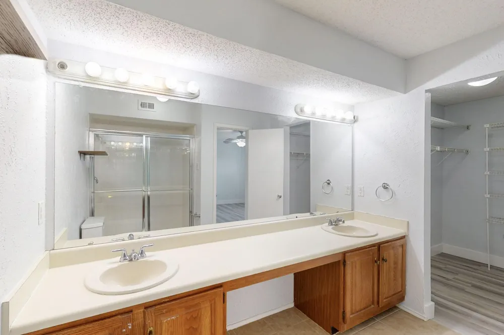 846 Creekside Drive Lewisville, TX 75067