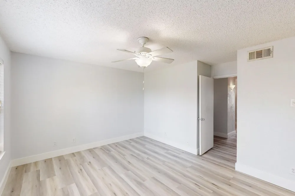 846 Creekside Drive Lewisville, TX 75067