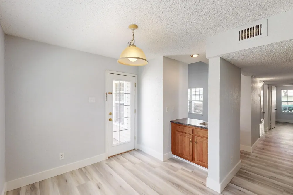 846 Creekside Drive Lewisville, TX 75067