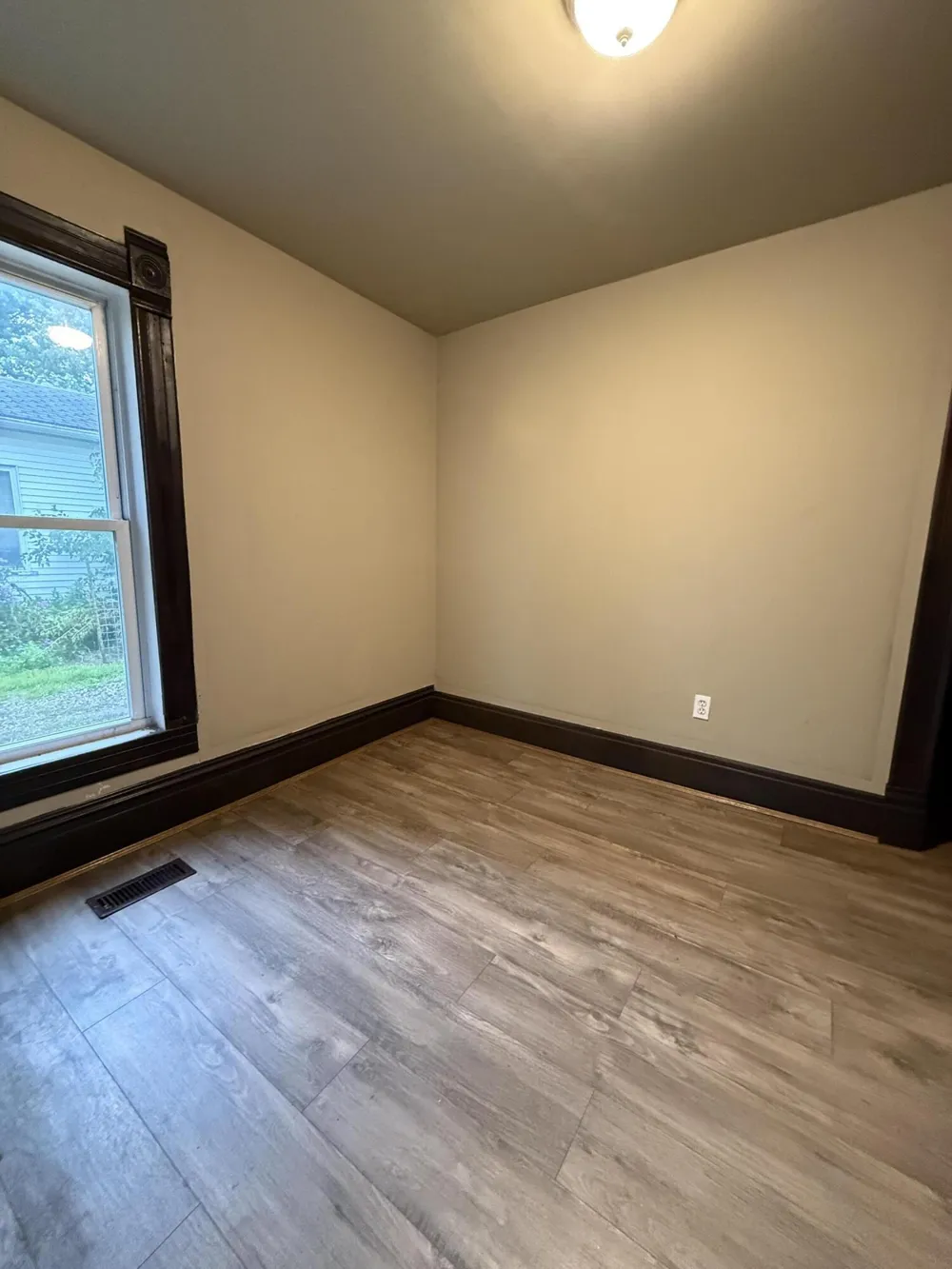 2339 E Montgomery Road Hillsdale, MI 49242