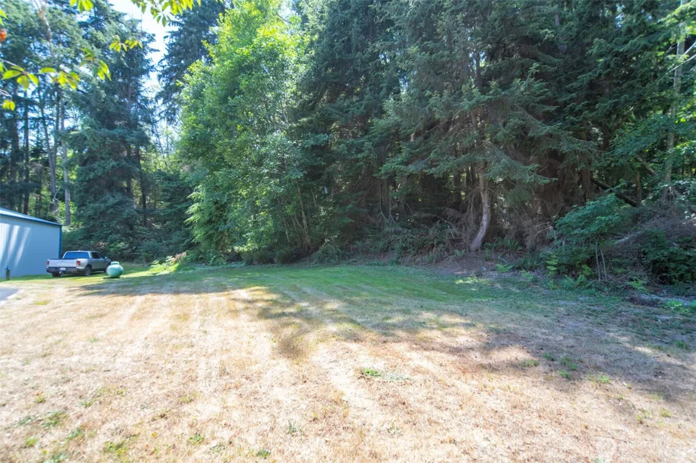 2196 Bluff Road Greenbank, WA 98253