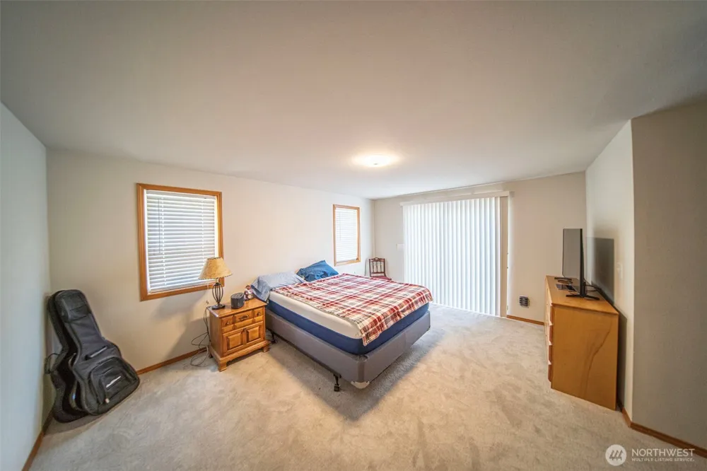 2196 Bluff Road Greenbank, WA 98253