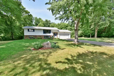 1211 County Road 2 S