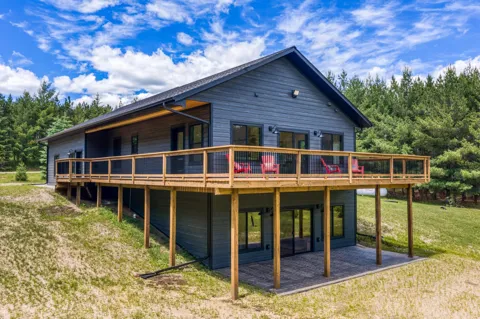 39332 Orchid Trail