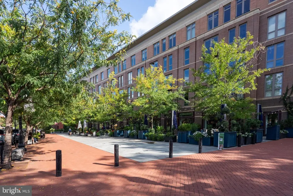609 INDEPENDENCE AVENUE SE Washington, DC 20003