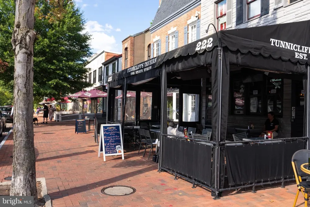609 INDEPENDENCE AVENUE SE Washington, DC 20003