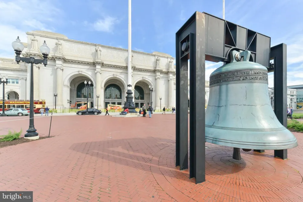 609 INDEPENDENCE AVENUE SE Washington, DC 20003