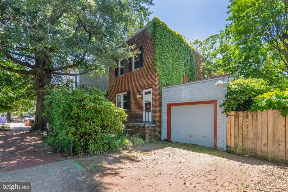 609 INDEPENDENCE AVENUE SE Washington, DC 20003