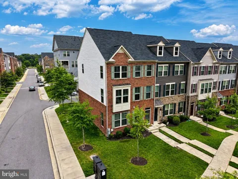 10047 DORSEY LANE