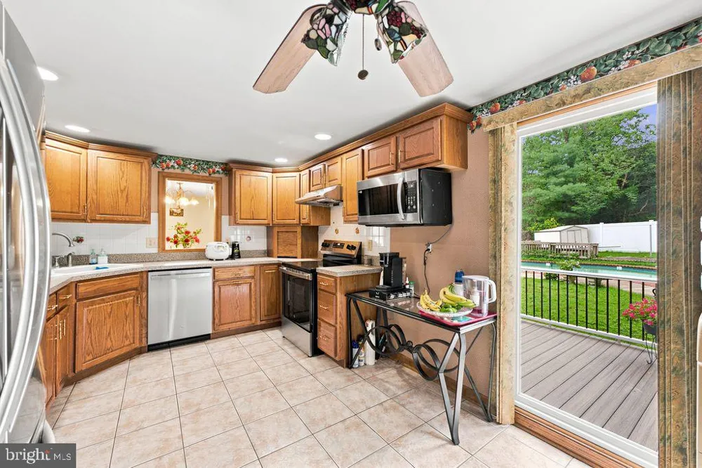 557 COVERED BRIDGE ROAD Cherry Hill, NJ 08034