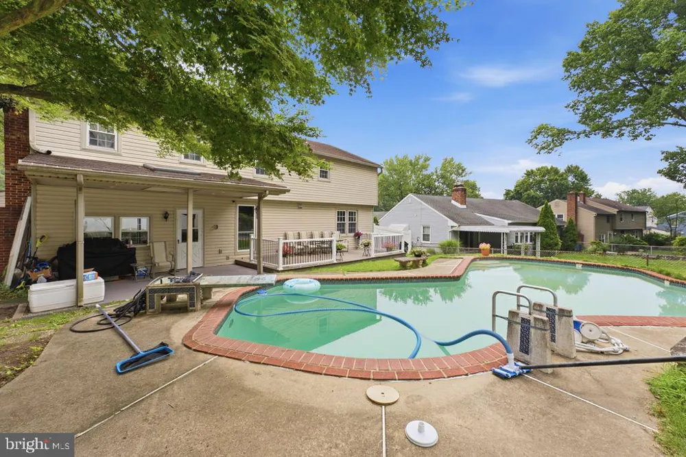 557 COVERED BRIDGE ROAD Cherry Hill, NJ 08034