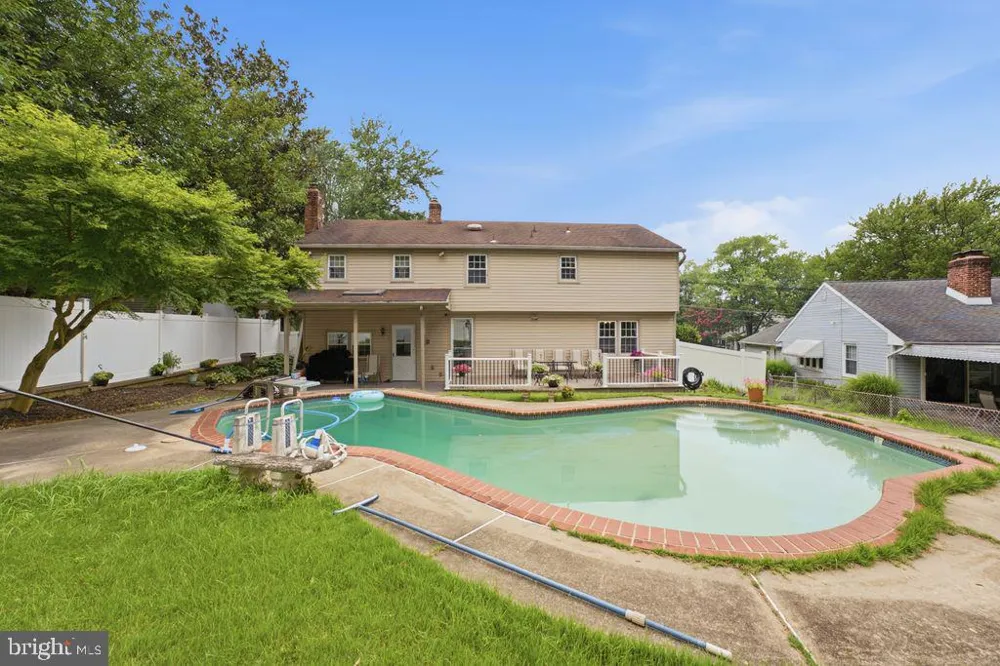 557 COVERED BRIDGE ROAD Cherry Hill, NJ 08034