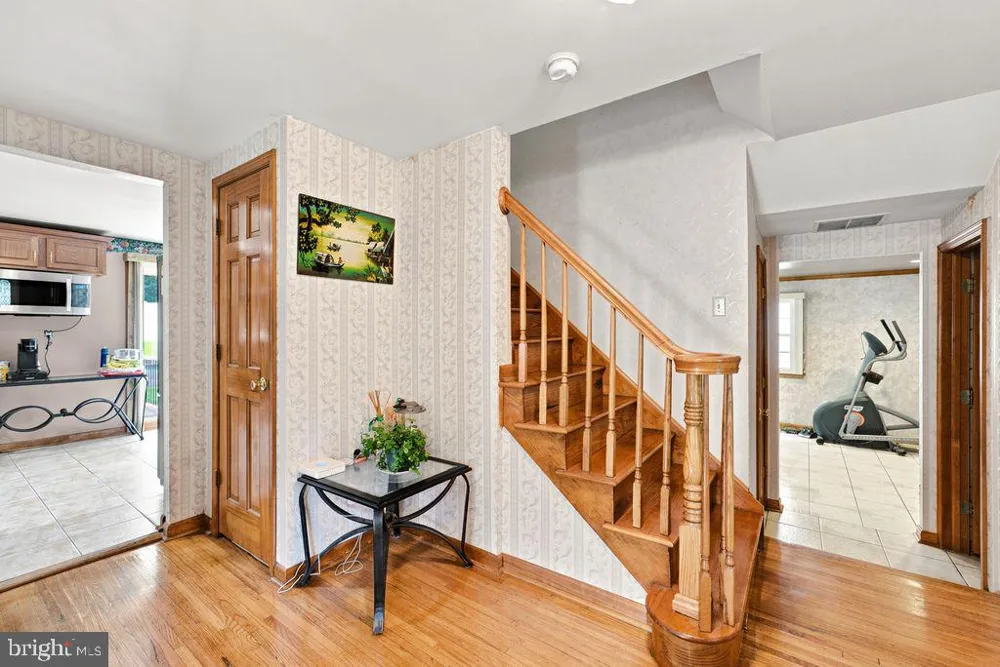 557 COVERED BRIDGE ROAD Cherry Hill, NJ 08034