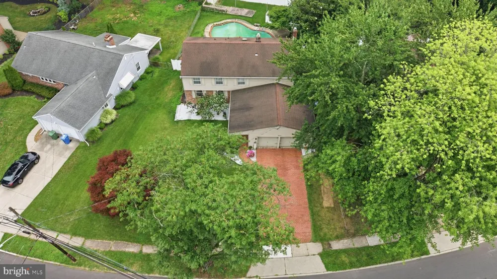 557 COVERED BRIDGE ROAD Cherry Hill, NJ 08034