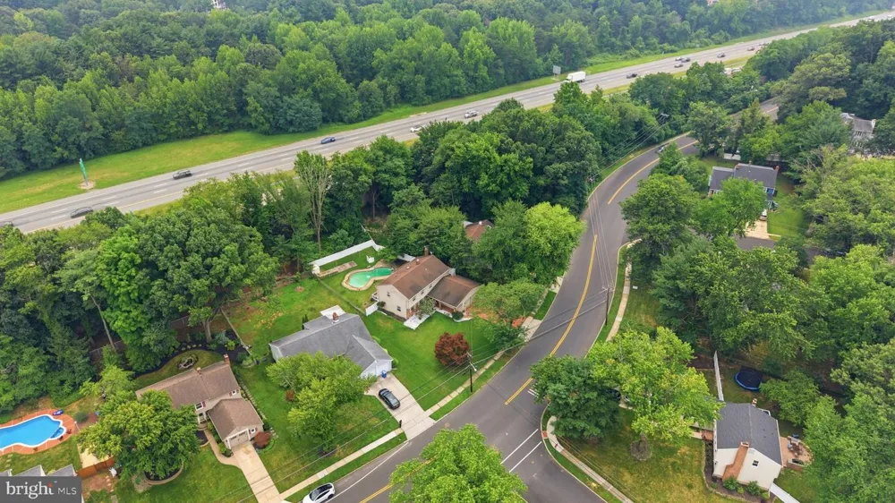 557 COVERED BRIDGE ROAD Cherry Hill, NJ 08034