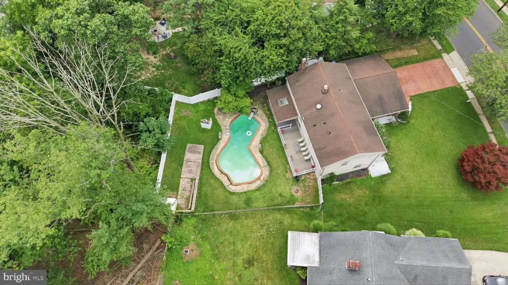 557 COVERED BRIDGE ROAD Cherry Hill, NJ 08034