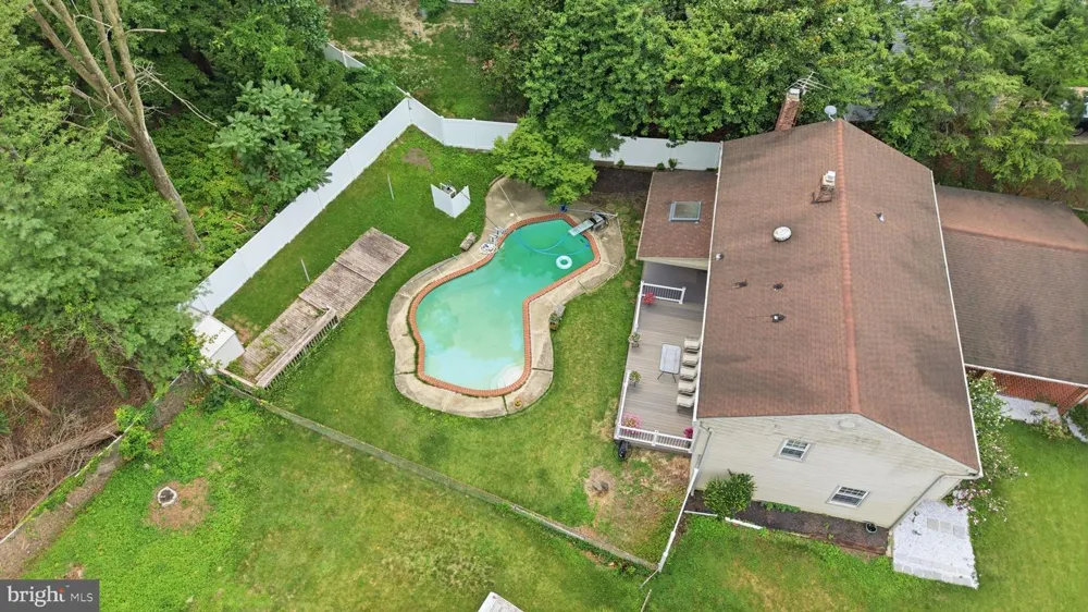 557 COVERED BRIDGE ROAD Cherry Hill, NJ 08034
