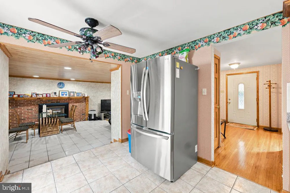 557 COVERED BRIDGE ROAD Cherry Hill, NJ 08034