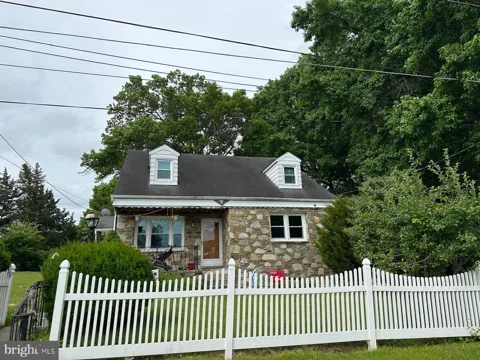 817 LAKE DRIVE