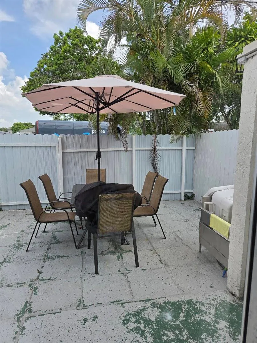 5229 SW 40TH AVENUE #41 Dania Beach, FL 33314