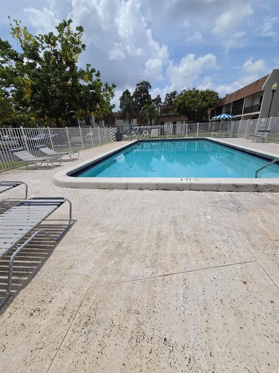 5229 SW 40TH AVENUE #41 Dania Beach, FL 33314