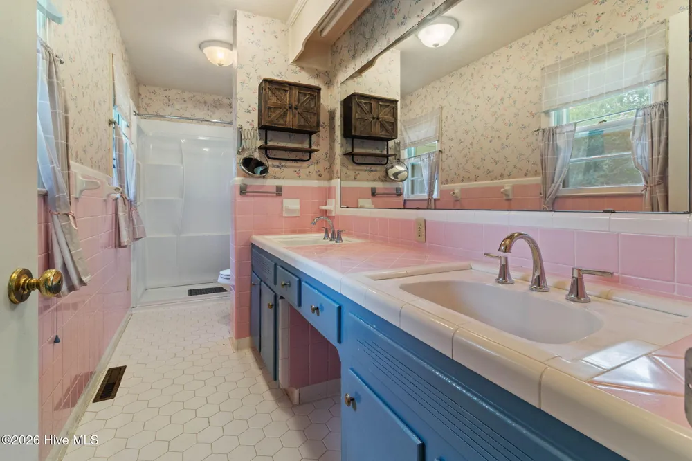 312 Mitchell Ford Road Clarkton, NC 28433
