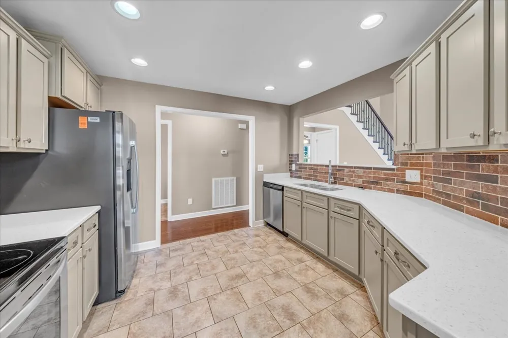 228 Heatherwood Dr Murfreesboro, TN 37129