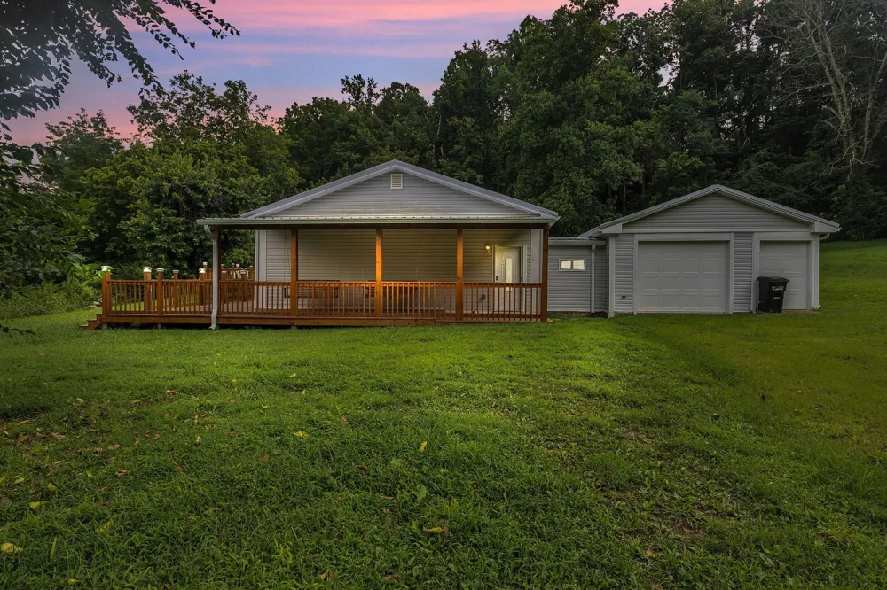 3838 Old State Rd Hampshire, TN 38461