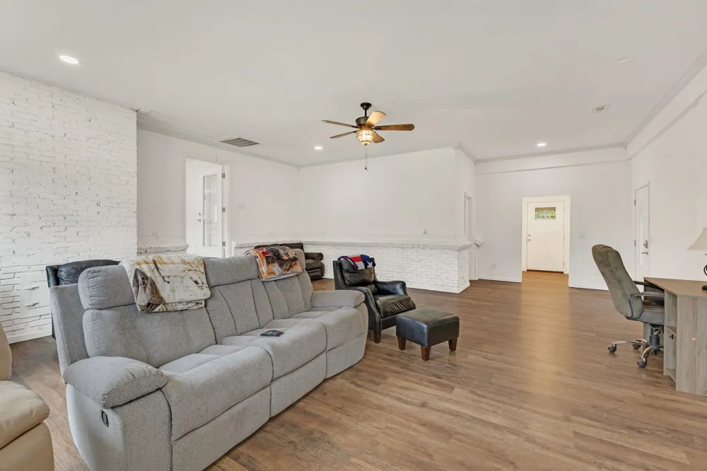 3838 Old State Rd Hampshire, TN 38461