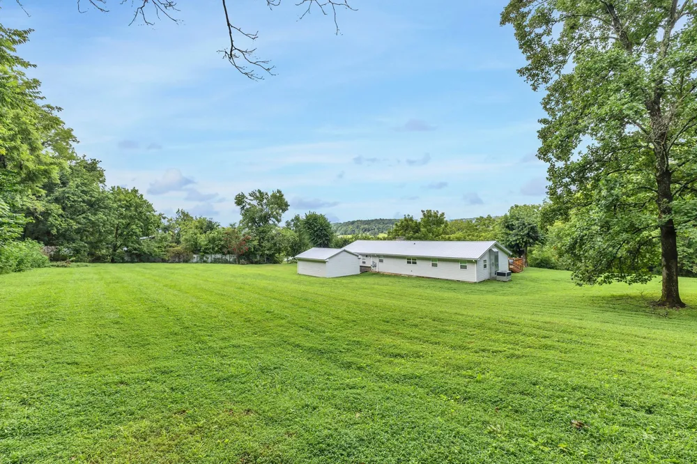 3838 Old State Rd Hampshire, TN 38461