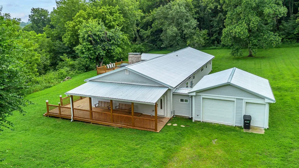 3838 Old State Rd Hampshire, TN 38461