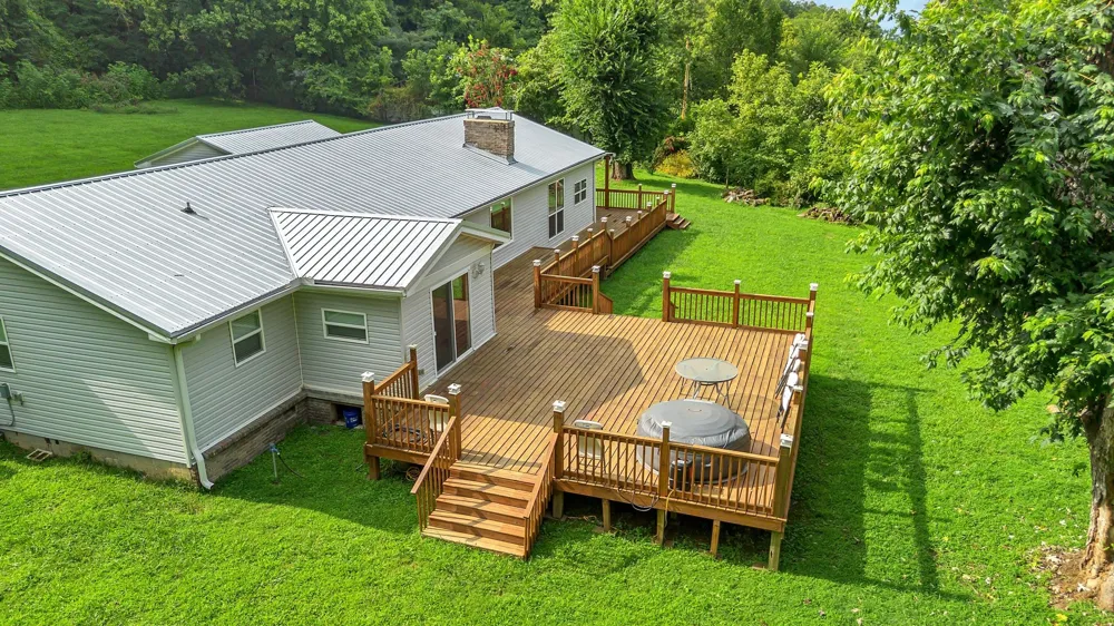 3838 Old State Rd Hampshire, TN 38461