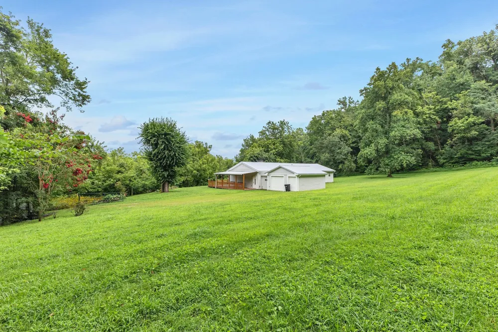 3838 Old State Rd Hampshire, TN 38461