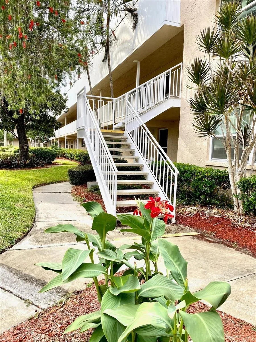 10032 65TH AVENUE #17 St Petersburg, FL 33708