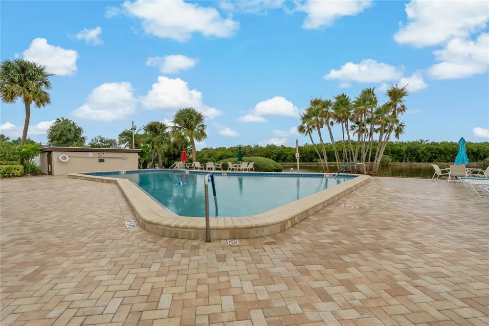 10032 65TH AVENUE #17 St Petersburg, FL 33708
