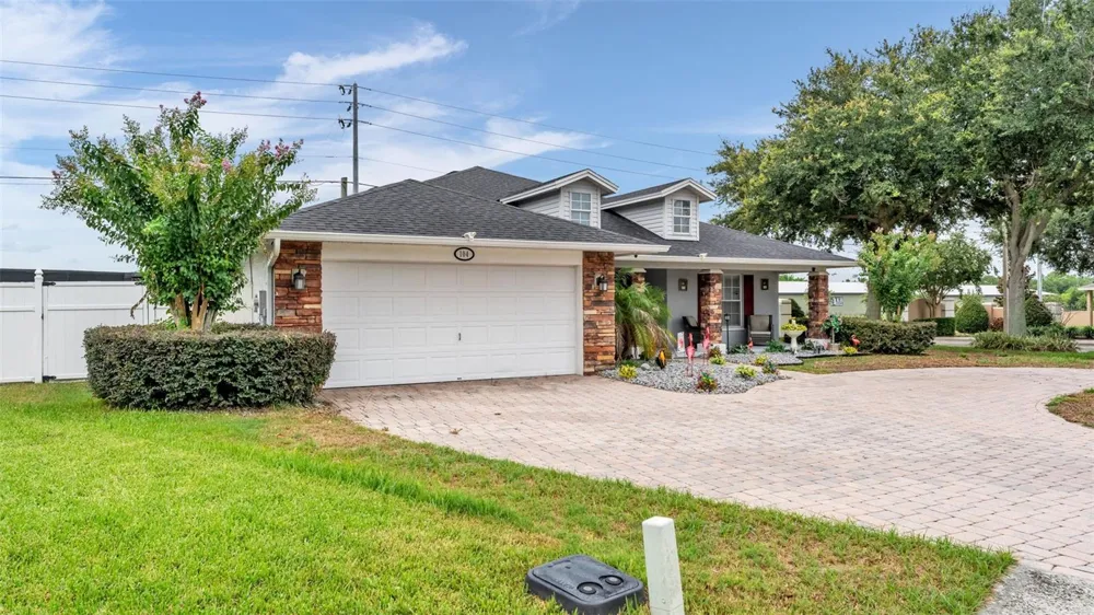 104 BENTLEY OAKS BOULEVARD Auburndale, FL 33823
