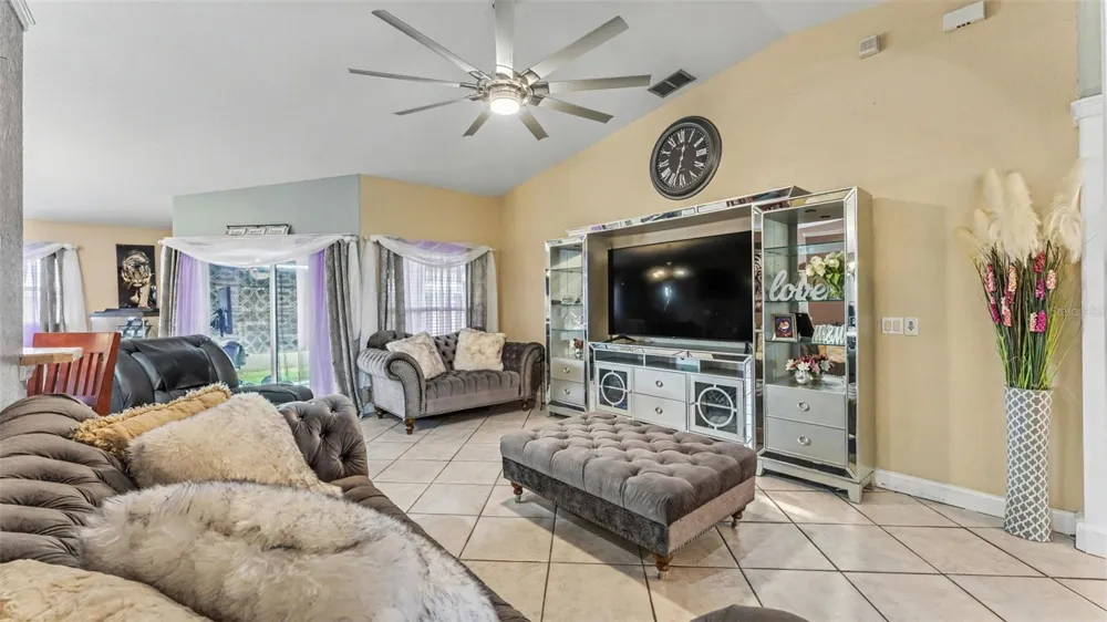 104 BENTLEY OAKS BOULEVARD Auburndale, FL 33823