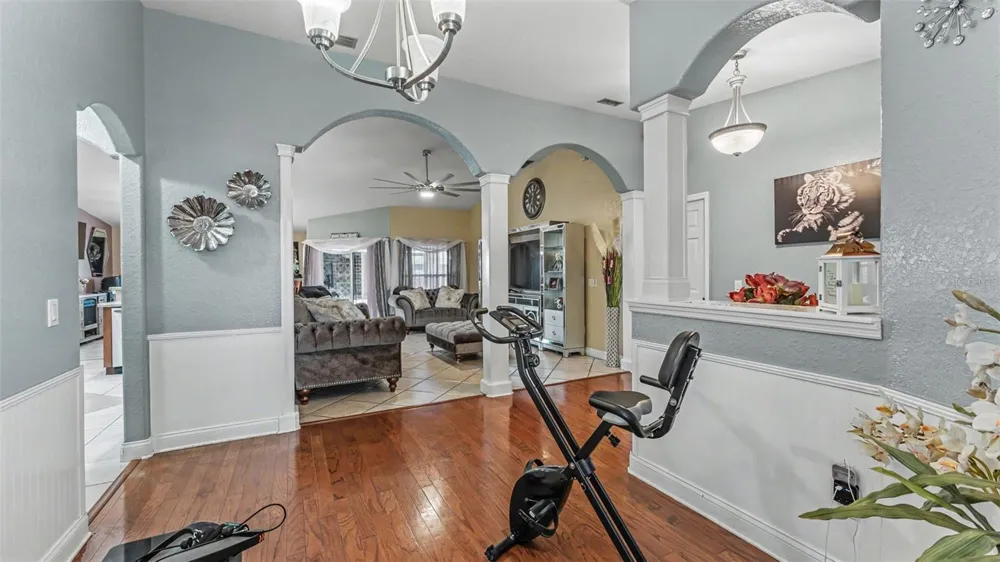 104 BENTLEY OAKS BOULEVARD Auburndale, FL 33823