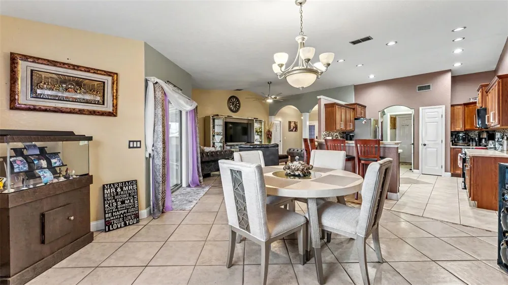 104 BENTLEY OAKS BOULEVARD Auburndale, FL 33823
