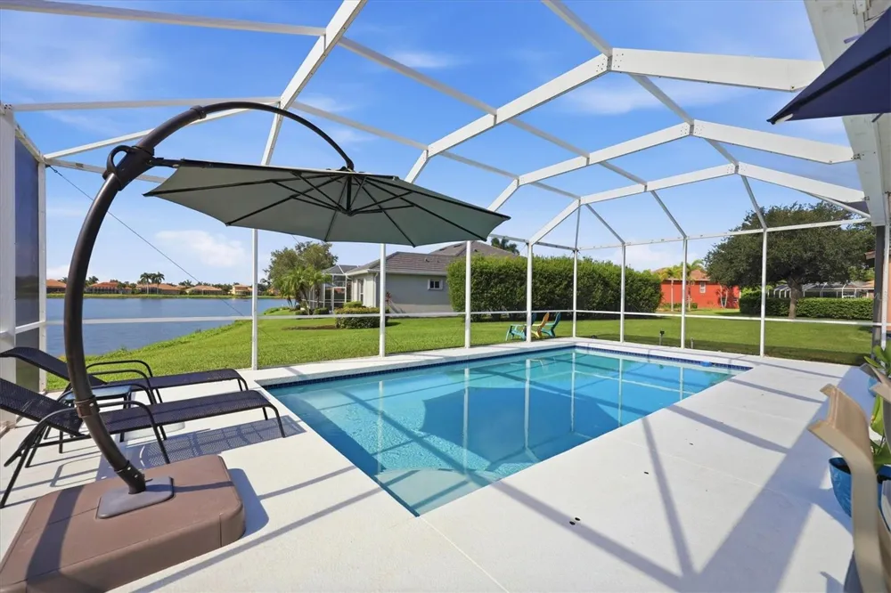 6904 74TH STREET CIRCLE E Bradenton, FL 34203