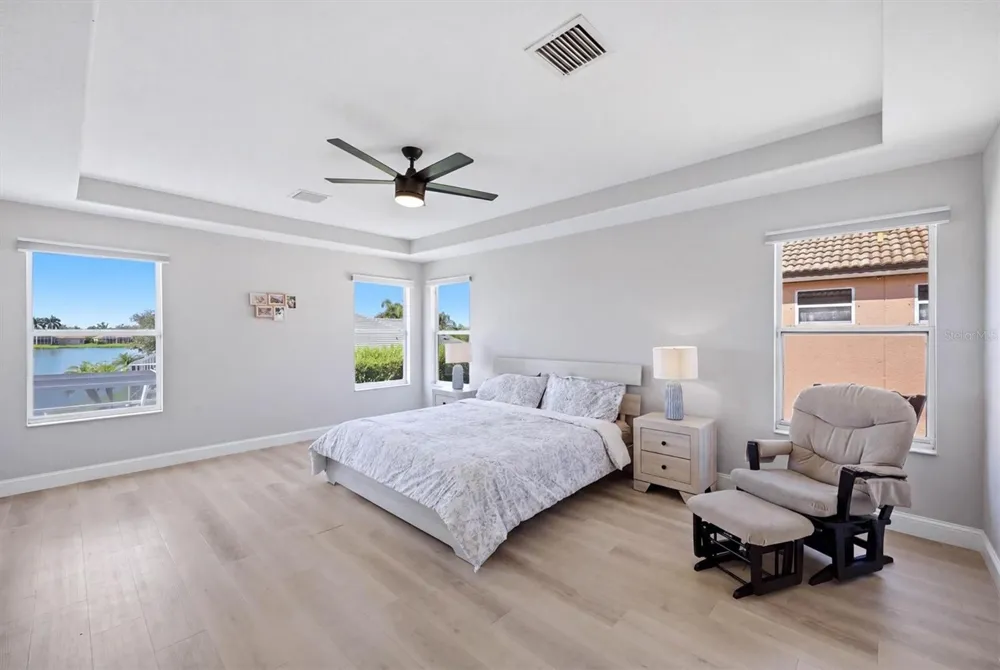 6904 74TH STREET CIRCLE E Bradenton, FL 34203