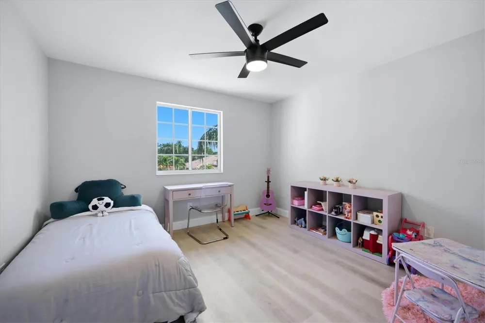 6904 74TH STREET CIRCLE E Bradenton, FL 34203