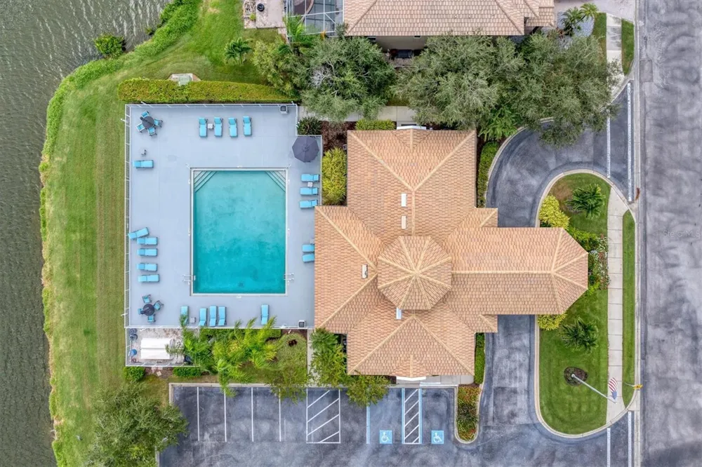 6904 74TH STREET CIRCLE E Bradenton, FL 34203