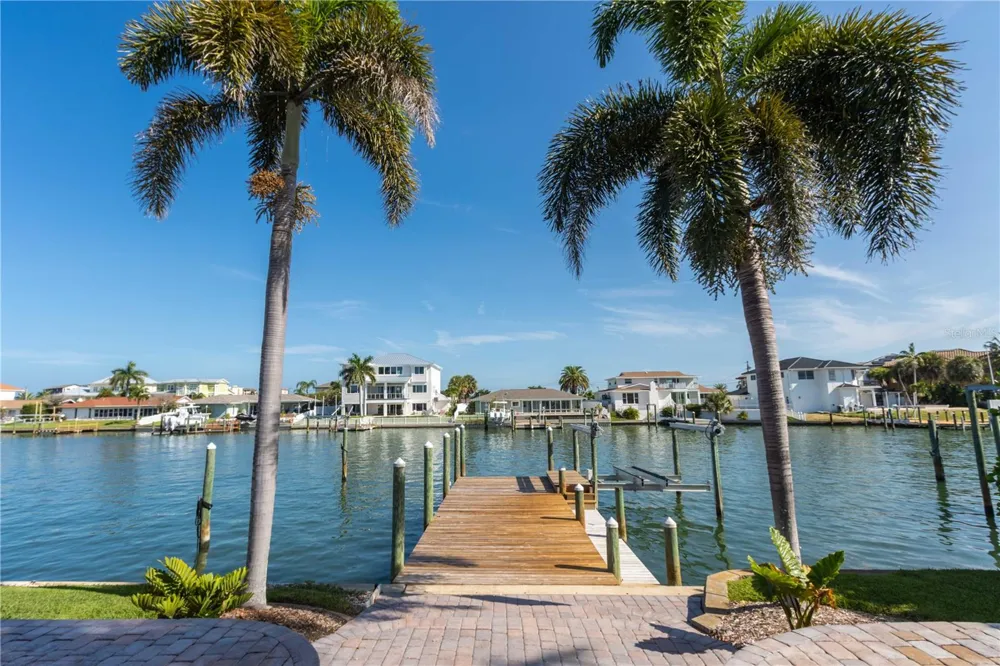 440 PALM ISLAND SE Clearwater Beach, FL 33767
