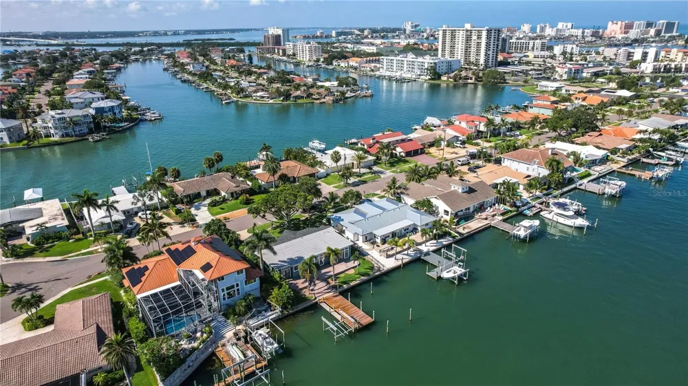 440 PALM ISLAND SE Clearwater Beach, FL 33767